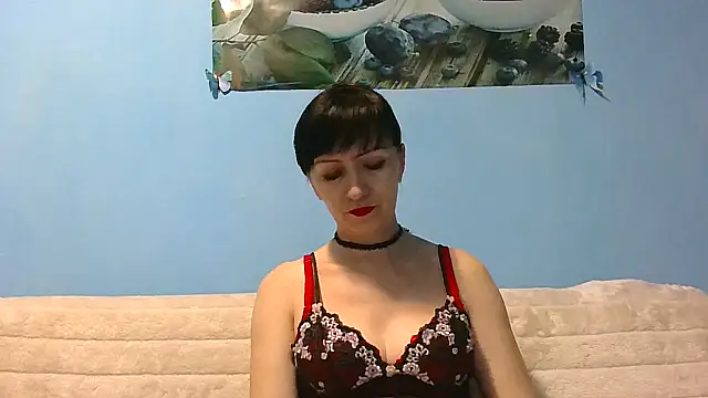 Snapshot of IffetLove42 chatting on January 6, 2026, 7:18 pm IffetLove42 online show from January 6, 2026, 7:18 pm