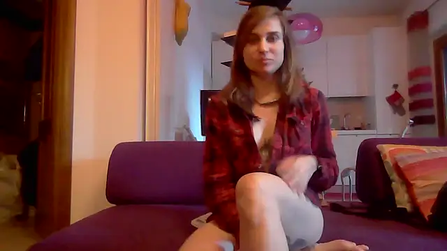 SinnEmily online show from February 5, 2026, 3:30 pm