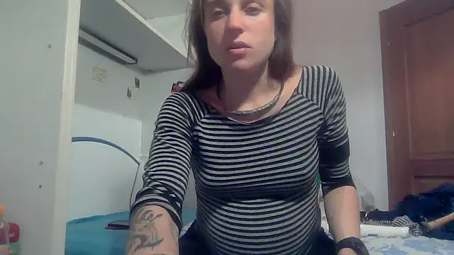 SinnEmily online show from December 19, 2025, 11:40 pm