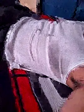 sanz957 online show from December 14, 2025, 11:43 pm