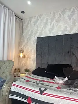 velina18 online show from October 31, 2025, 3:25 am