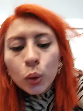 Snapshot of SiennaBite chatting on November 21, 2025, 9:14 pm SiennaBite online show from November 21, 2025, 9:14 pm