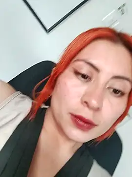 Snapshot of SiennaBite chatting on November 12, 2025, 8:56 pm SiennaBite online show from November 12, 2025, 8:56 pm