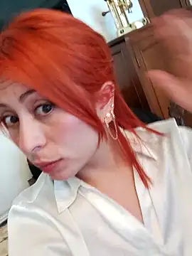 Snapshot of SiennaBite chatting on November 24, 2025, 7:58 pm SiennaBite online show from November 24, 2025, 7:58 pm