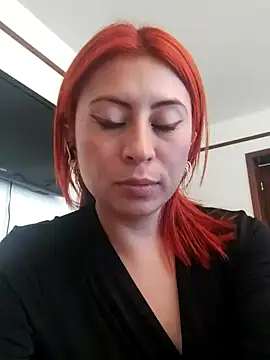 Snapshot of SiennaBite chatting on November 20, 2025, 7:36 pm SiennaBite online show from November 20, 2025, 7:36 pm