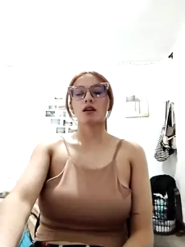 Snapshot of bellastorme04 chatting on February 20, 2026, 12:18 am bellastorme04 online show from February 20, 2026, 12:18 am