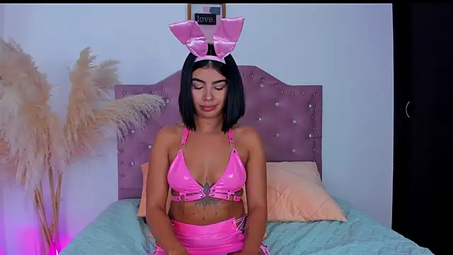 Snapshot of Julig01 chatting on November 1, 2025, 4:19 am Julig01 online show from November 1, 2025, 4:19 am