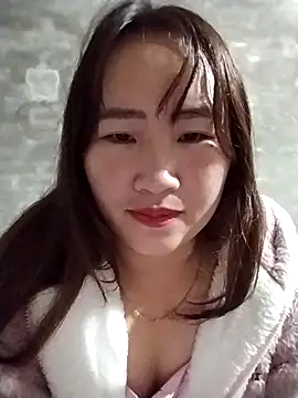 emini-xx online show from December 17, 2025, 2:38 am