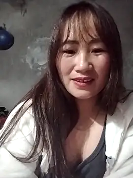 emini-xx online show from December 2, 2025, 1:35 pm