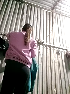 bella-la online show from November 10, 2025, 11:54 pm