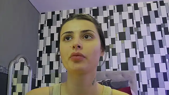 venusinylons online show from November 7, 2025, 7:13 am