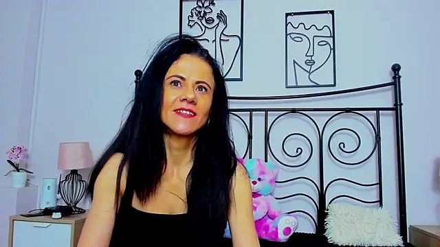 brianaflynt online show from November 2, 2025, 8:25 pm