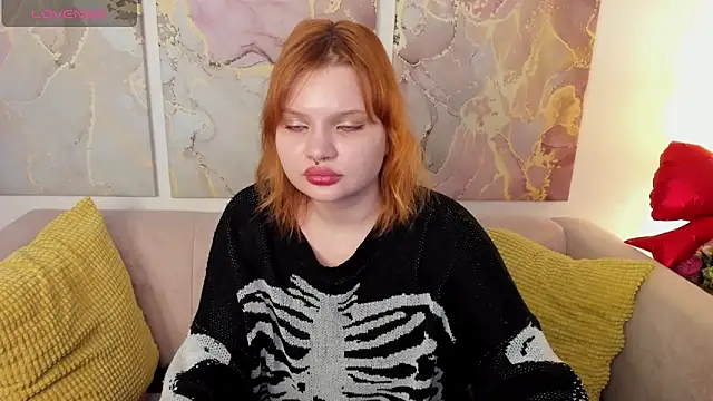 Snapshot of babyyullii chatting on February 26, 2026, 8:36 am babyyullii online show from February 26, 2026, 8:36 am