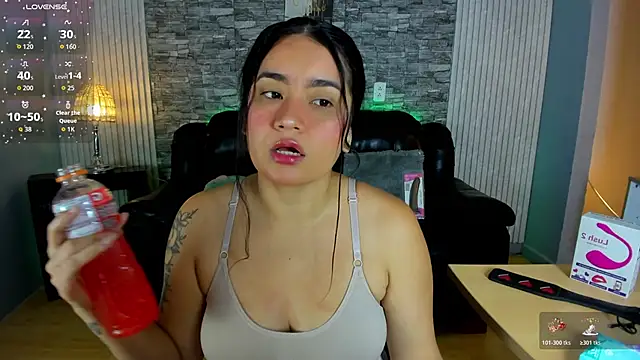 Amber Smitt19 online show from December 17, 2025, 12:43 pm