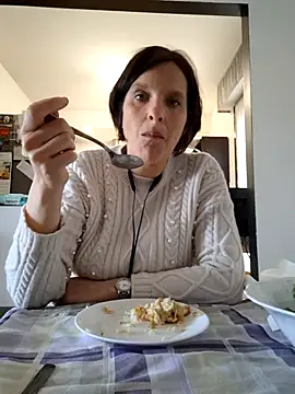 Piediniecollant online show from March 31, 2026, 10:50 am