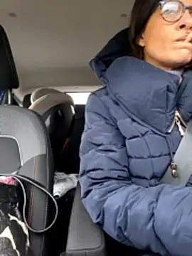 Piediniecollant online show from November 24, 2025, 11:10 am