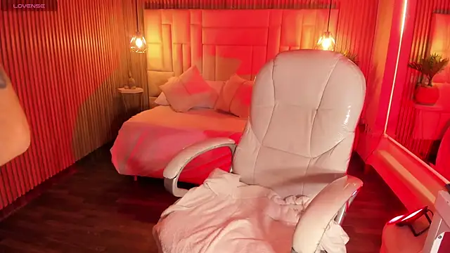 VenuzSofia online show from March 13, 2026, 10:37 pm