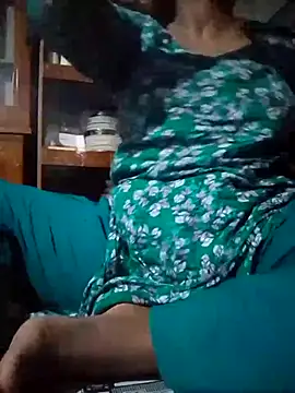 Liza0103 online show from May 23, 2026, 4:39 pm