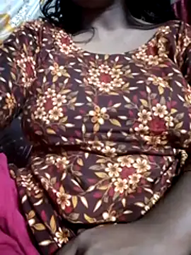 Liza0103 online show from November 2, 2025, 4:12 pm