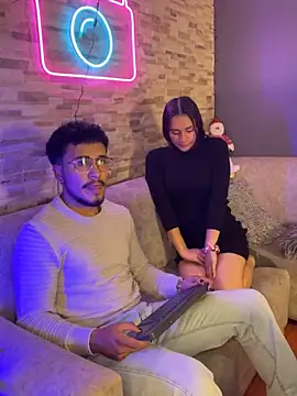 Noa N Luxy online show from December 5, 2025, 3:49 am