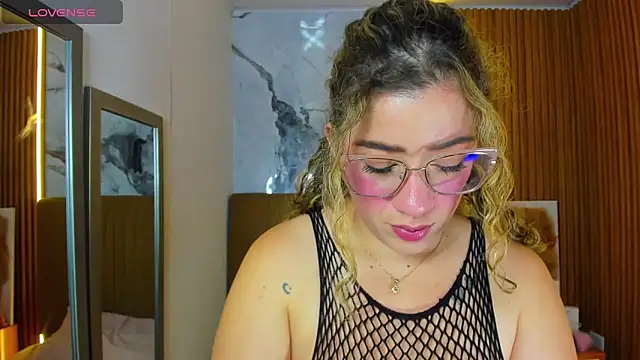 OSNAKELLER online show from April 15, 2026, 3:01 am