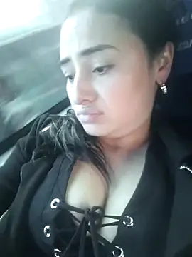 Snapshot of solandrea chatting on November 8, 2025, 8:34 pm solandrea online show from November 8, 2025, 8:34 pm