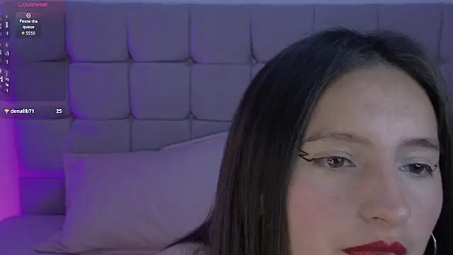 lorainjhonson online show from October 30, 2025, 8:50 pm