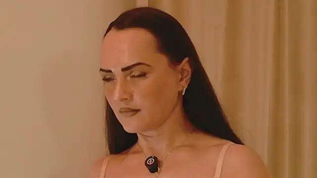 SiennaRosse online show from April 17, 2026, 8:11 pm