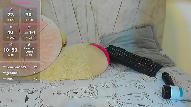 little emiily  online show from November 28, 2025, 2:28 pm