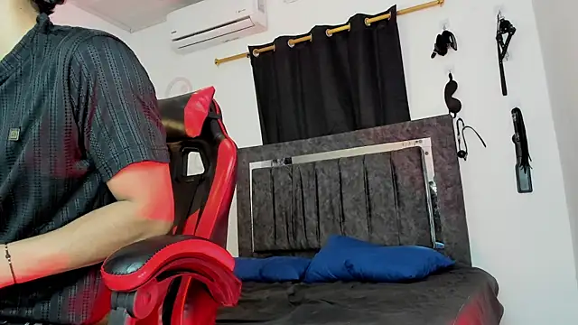 Maximiliano Khalil online show from November 29, 2025, 7:58 pm