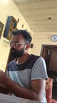 nithinrr online show from December 18, 2025, 4:28 am