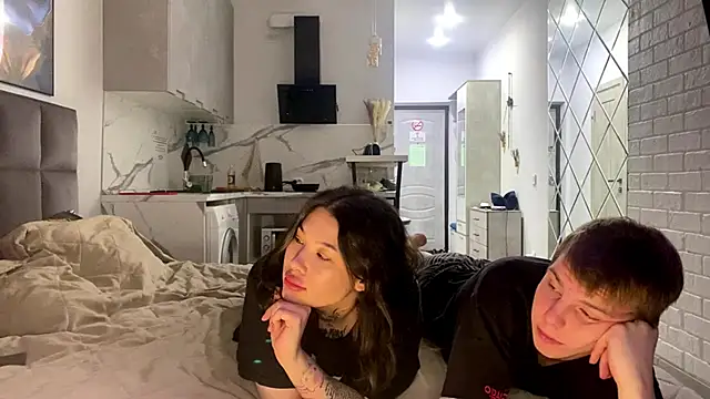 moodcouple online show from November 28, 2025, 5:24 pm