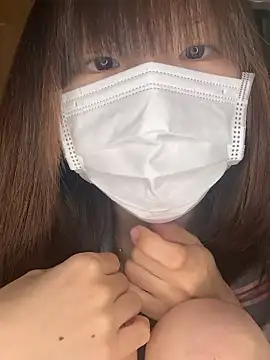 Snapshot of Natumi__ chatting on October 28, 2025, 12:37 pm Natumi online show from October 28, 2025, 12:37 pm