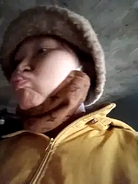 yoyo-mi online show from February 10, 2026, 3:49 am