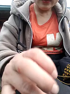 yoyo-mi online show from March 18, 2026, 9:45 am