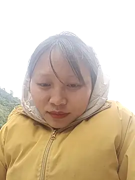 yoyo-mi online show from November 20, 2025, 2:23 am