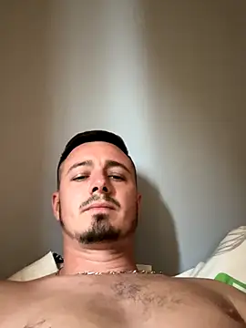 Snapshot of grosculsexy22 chatting on October 31, 2025, 2:57 pm grosculsexy22 online show from October 31, 2025, 2:57 pm