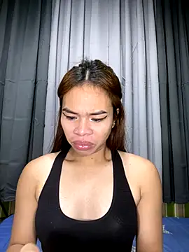 kierra fox online show from November 17, 2025, 2:32 pm