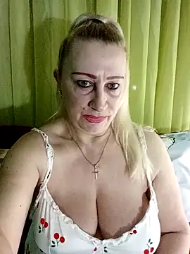 Esenia505 online show from April 8, 2026, 3:08 am