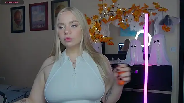 Snapshot of LisaCandy1 chatting on October 30, 2025, 7:50 am LisaCandy1 online show from October 30, 2025, 7:50 am