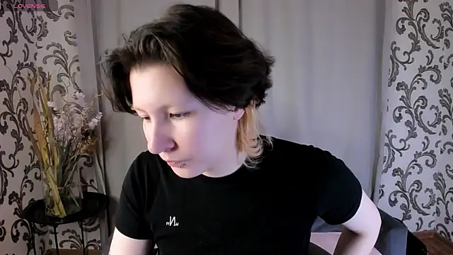 Snapshot of _t_a_t_u chatting on November 9, 2025, 11:03 am t a t u online show from November 9, 2025, 11:03 am