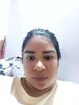 Snapshot of AlayaMore chatting on November 4, 2025, 12:14 am AlayaMore online show from November 4, 2025, 12:14 am