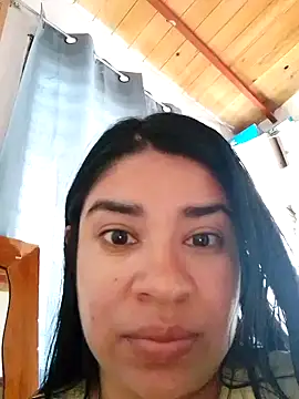 Snapshot of AlayaMore chatting on October 31, 2025, 2:24 pm AlayaMore online show from October 31, 2025, 2:24 pm