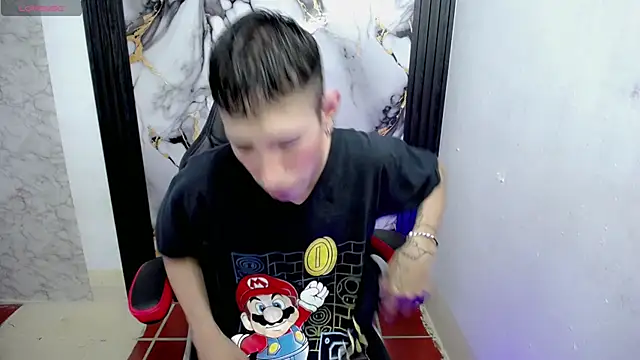 The latin boy online show from December 4, 2025, 6:29 pm