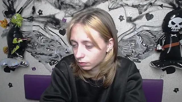 TracyLll online show from October 29, 2025, 2:38 pm