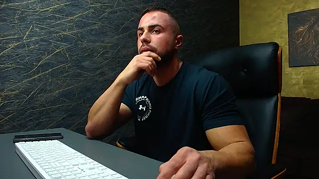 HayesWood online show from November 4, 2025, 5:44 am