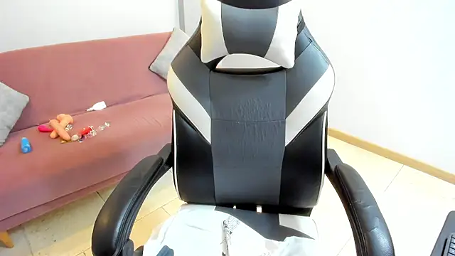 Julietta01 online show from November 8, 2025, 3:10 am