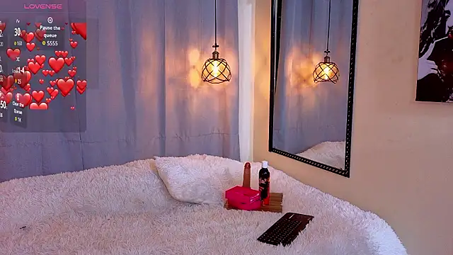 Flor Gil online show from February 18, 2026, 2:53 am