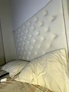 isabella-montes online show from November 26, 2025, 3:28 am