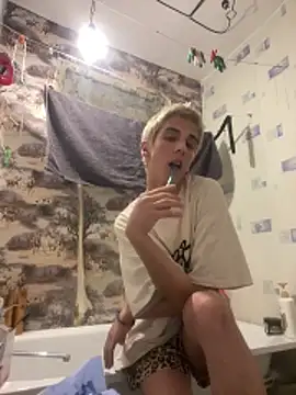 NikiDior online show from October 28, 2025, 8:41 pm